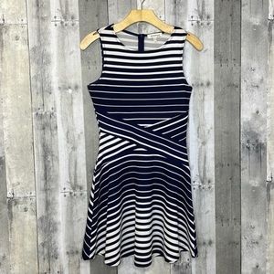 𝅺monteau women’s blue and white striped sleeveless midi dress. Size medium. EUC